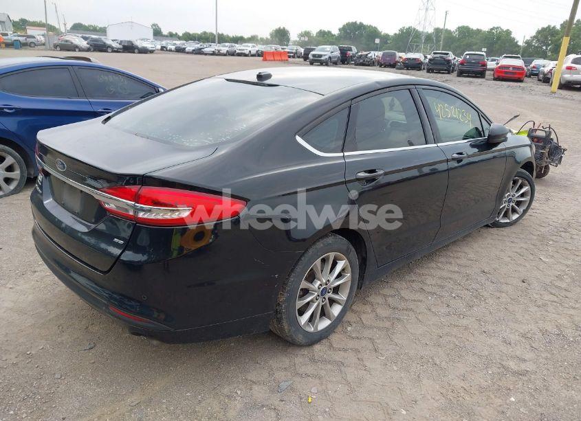 Photo 4 of 2017 Ford Fusion SE (VIN 3FA6P0H78HR200469)