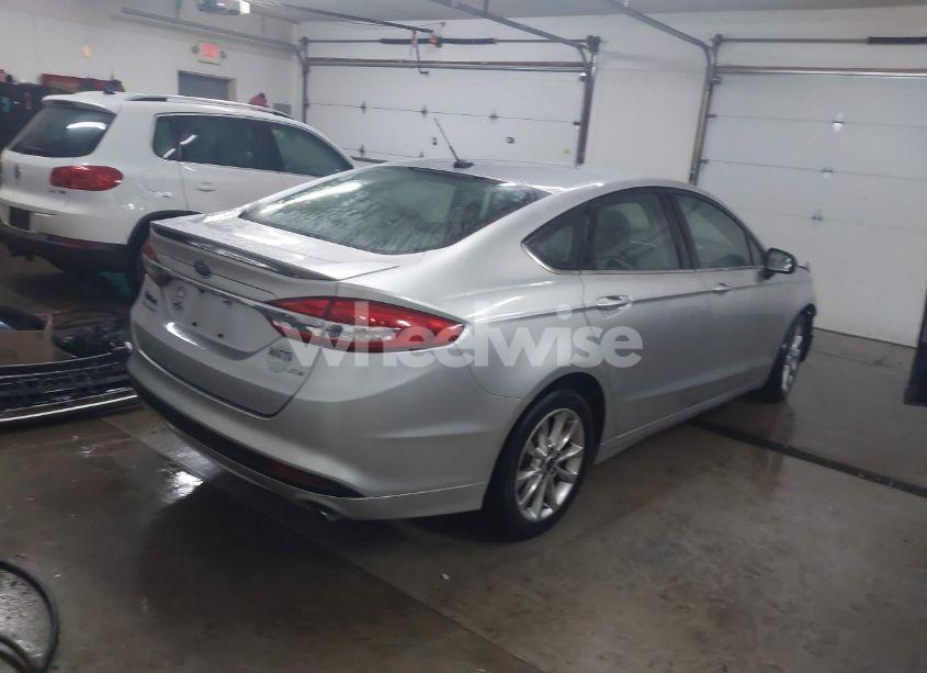 Photo 4 of 2017 Ford Fusion SE (VIN 3FA6P0H78HR227249)