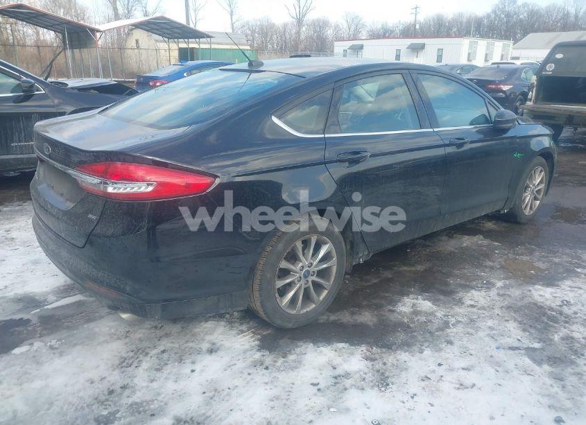 Photo 4 of 2017 Ford Fusion SE (VIN 3FA6P0H78HR237523)