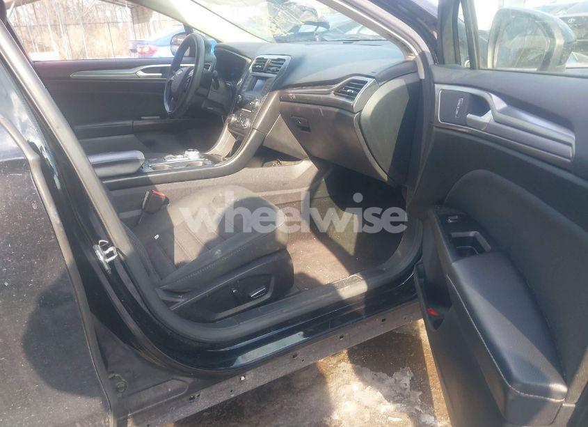 Photo 5 of 2017 Ford Fusion SE (VIN 3FA6P0H78HR237523)