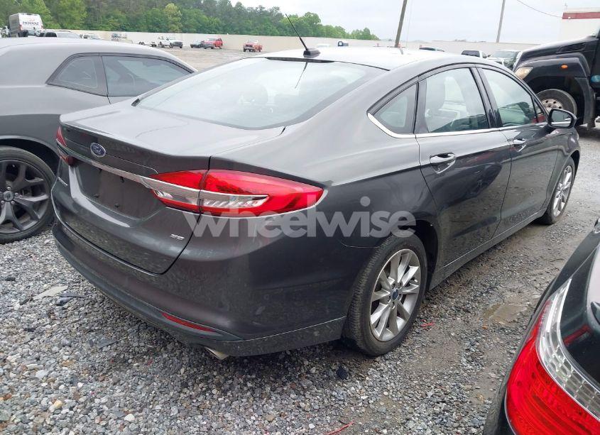 Photo 4 of 2017 Ford Fusion SE (VIN 3FA6P0H78HR317064)