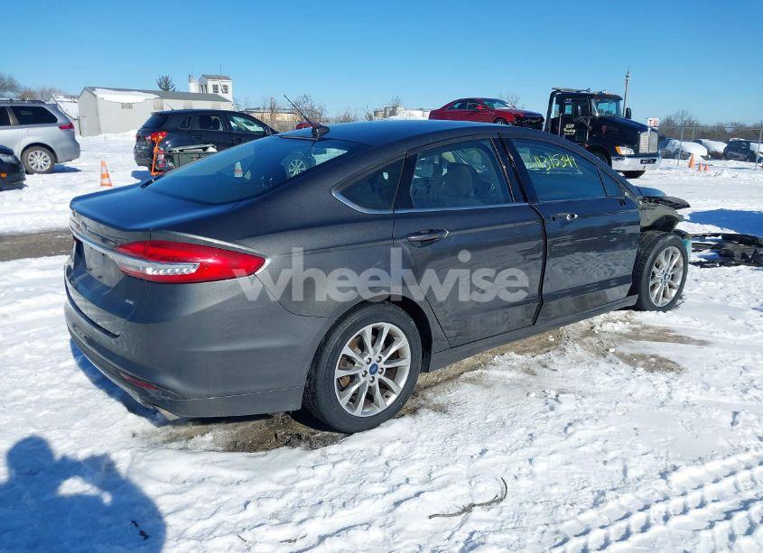 Photo 4 of 2017 Ford Fusion SE (VIN 3FA6P0H78HR328842)