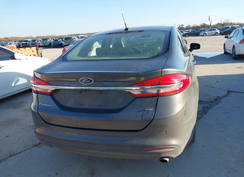 Photo 16 of 2018 Ford Fusion SE (VIN 3FA6P0H78JR156155)