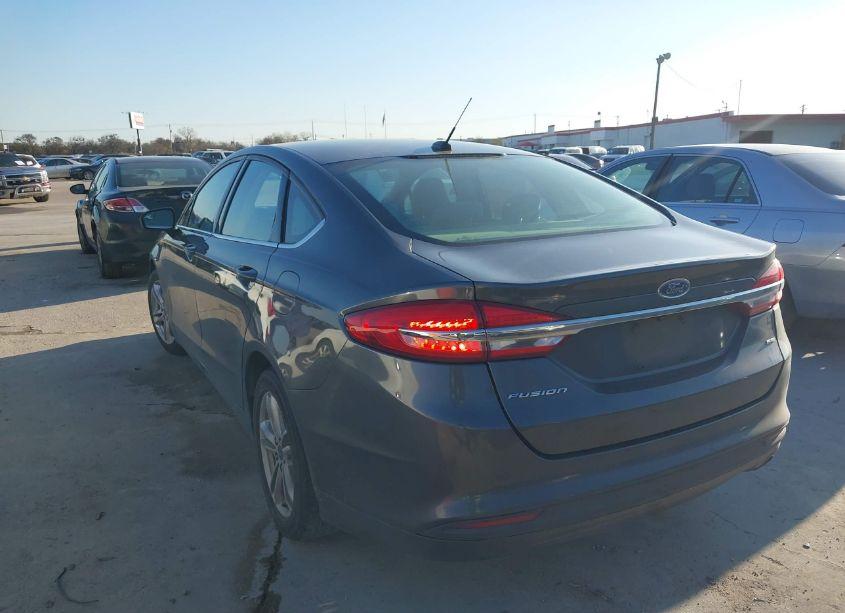 Photo 3 of 2018 Ford Fusion SE (VIN 3FA6P0H78JR156155)