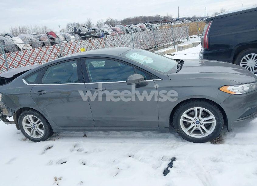 Photo 13 of 2018 Ford Fusion SE (VIN 3FA6P0H78JR275162)