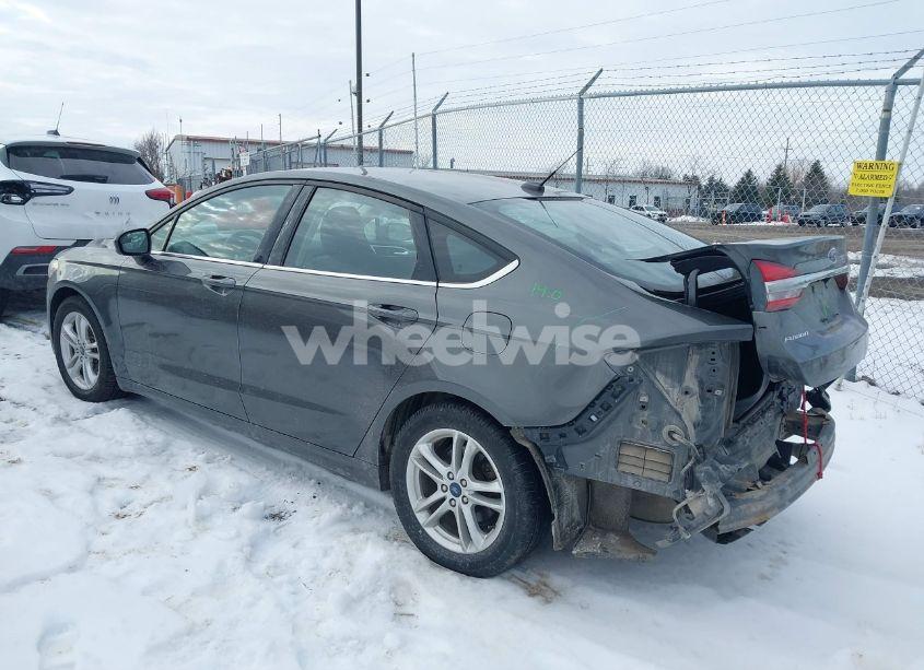 Photo 3 of 2018 Ford Fusion SE (VIN 3FA6P0H78JR275162)