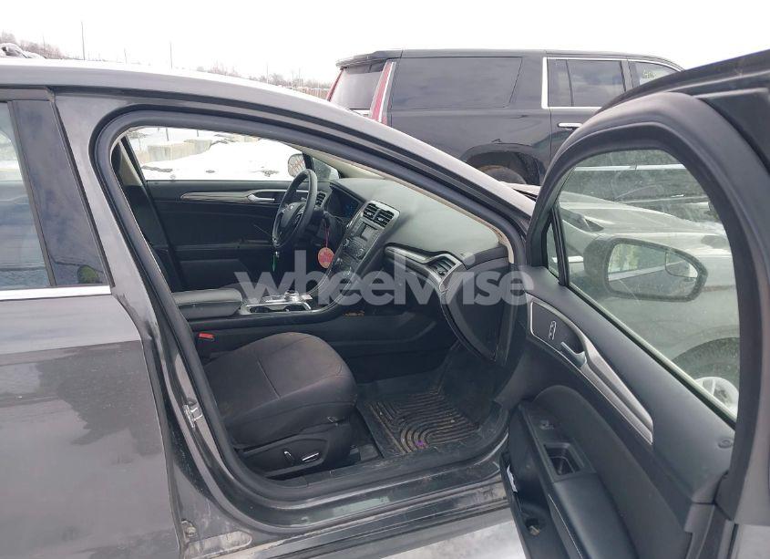 Photo 5 of 2018 Ford Fusion SE (VIN 3FA6P0H78JR275162)