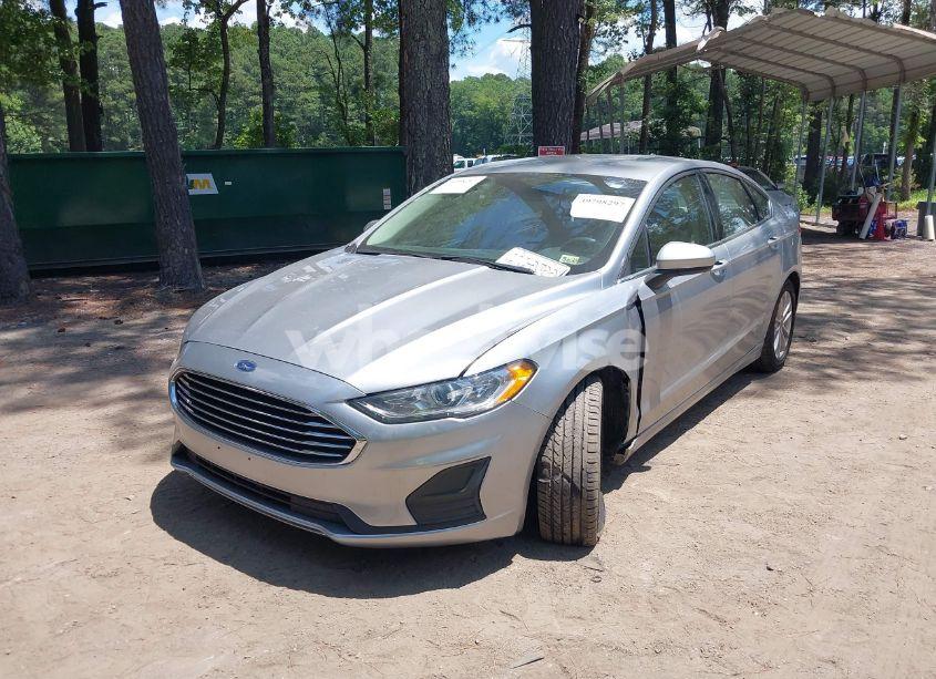Photo 2 of 2020 Ford Fusion SE (VIN 3FA6P0H78LR238888)