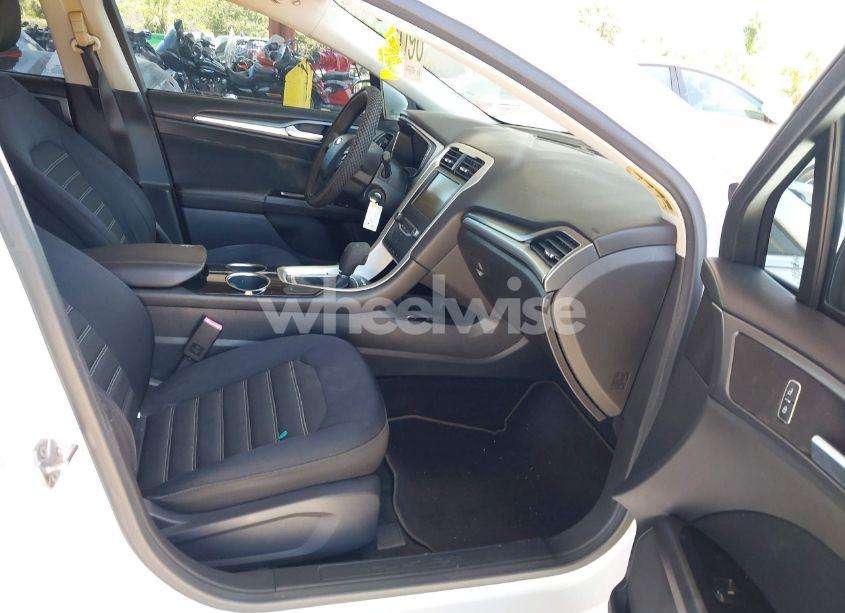 Photo 5 of 2013 Ford Fusion SE (VIN 3FA6P0H79DR198290)