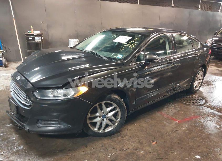 Photo 2 of 2014 Ford Fusion SE (VIN 3FA6P0H79ER112610)