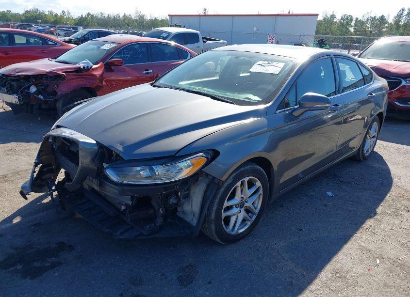 Photo 2 of 2014 Ford Fusion SE (VIN 3FA6P0H79ER123350)