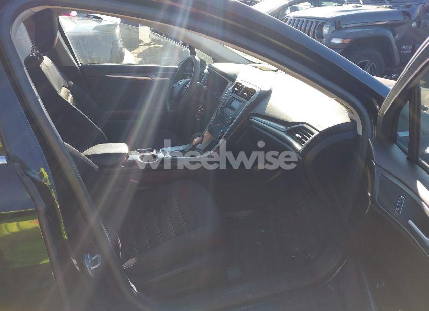 Photo 5 of 2014 Ford Fusion SE (VIN 3FA6P0H79ER133330)