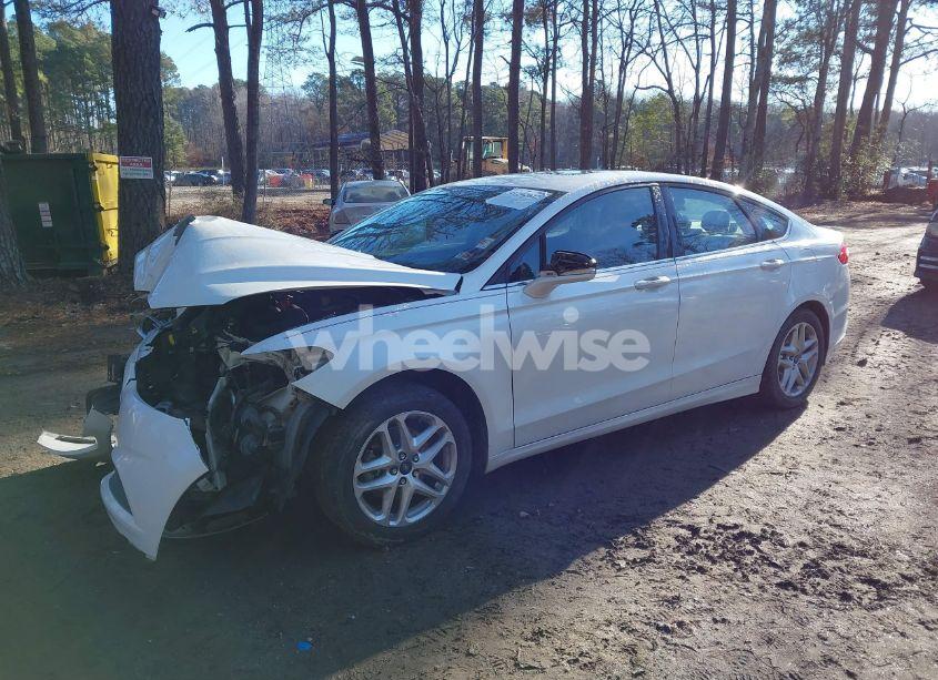 Photo 2 of 2014 Ford Fusion SE (VIN 3FA6P0H79ER137636)