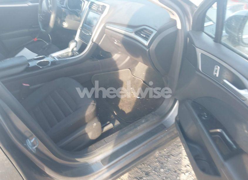 Photo 5 of 2014 Ford Fusion SE (VIN 3FA6P0H79ER159636)