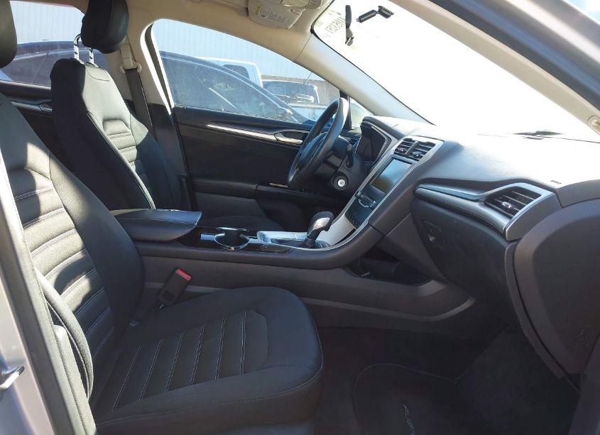 Photo 5 of 2014 Ford Fusion SE (VIN 3FA6P0H79ER323161)