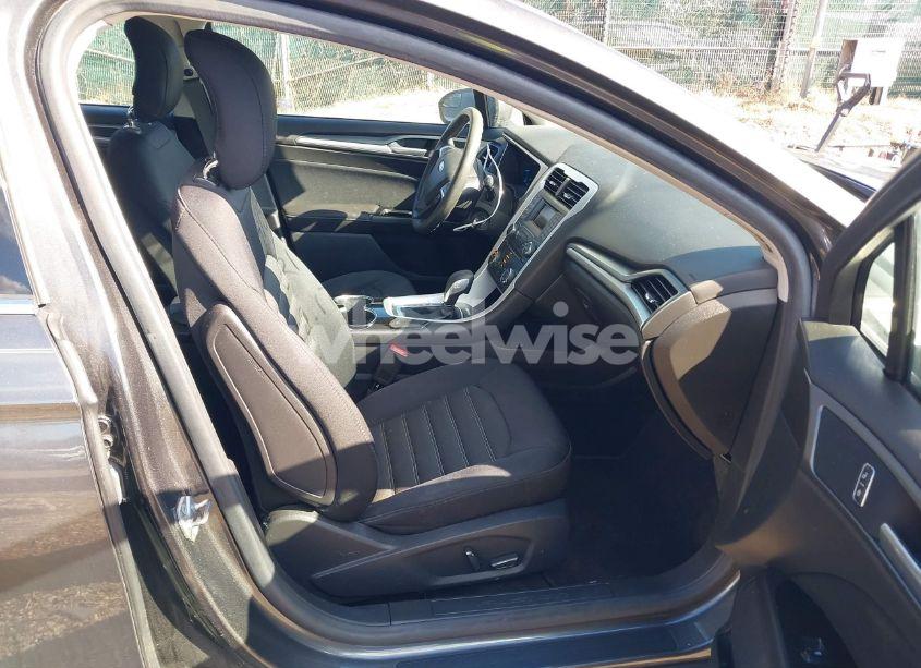 Photo 5 of 2015 Ford Fusion SE (VIN 3FA6P0H79FR117677)