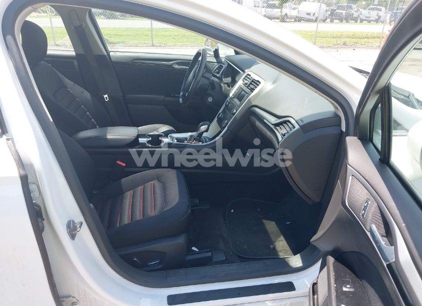 Photo 5 of 2015 Ford Fusion SE (VIN 3FA6P0H79FR166555)