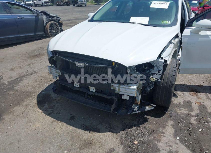 Photo 6 of 2015 Ford Fusion SE (VIN 3FA6P0H79FR166555)