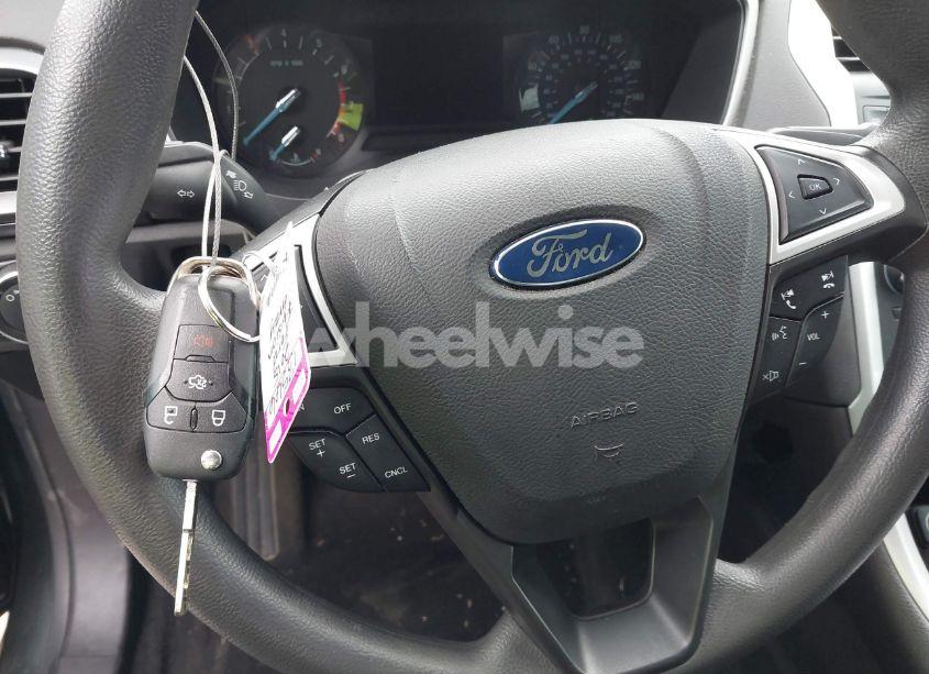 Photo 11 of 2015 Ford Fusion SE (VIN 3FA6P0H79FR199555)