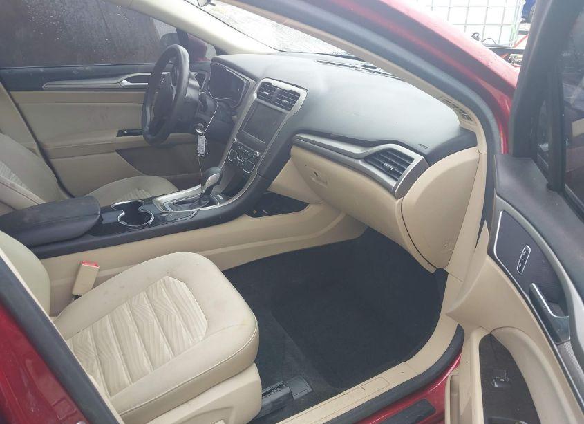 Photo 5 of 2016 Ford Fusion SE (VIN 3FA6P0H79GR121228)