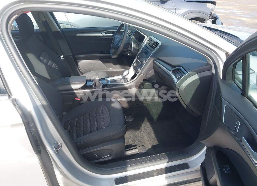 Photo 5 of 2016 Ford Fusion SE (VIN 3FA6P0H79GR121908)