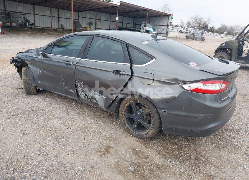 Photo 3 of 2016 Ford Fusion SE (VIN 3FA6P0H79GR163236)