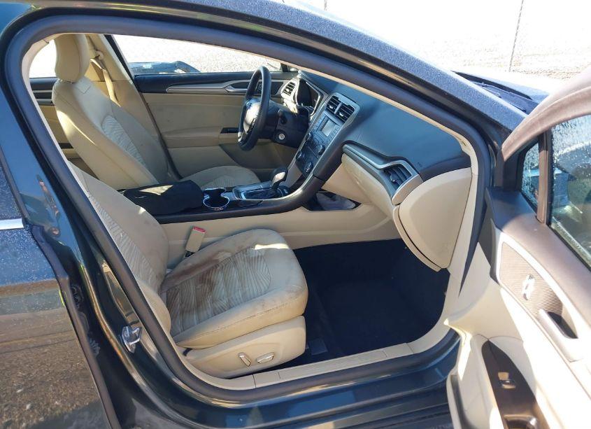 Photo 5 of 2016 Ford Fusion SE (VIN 3FA6P0H79GR200463)