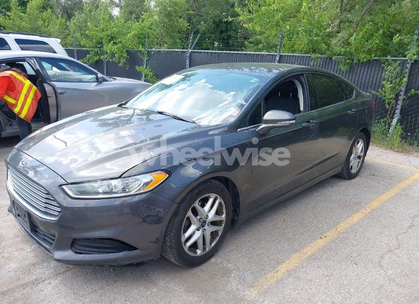 Photo 2 of 2016 Ford Fusion SE (VIN 3FA6P0H79GR303463)