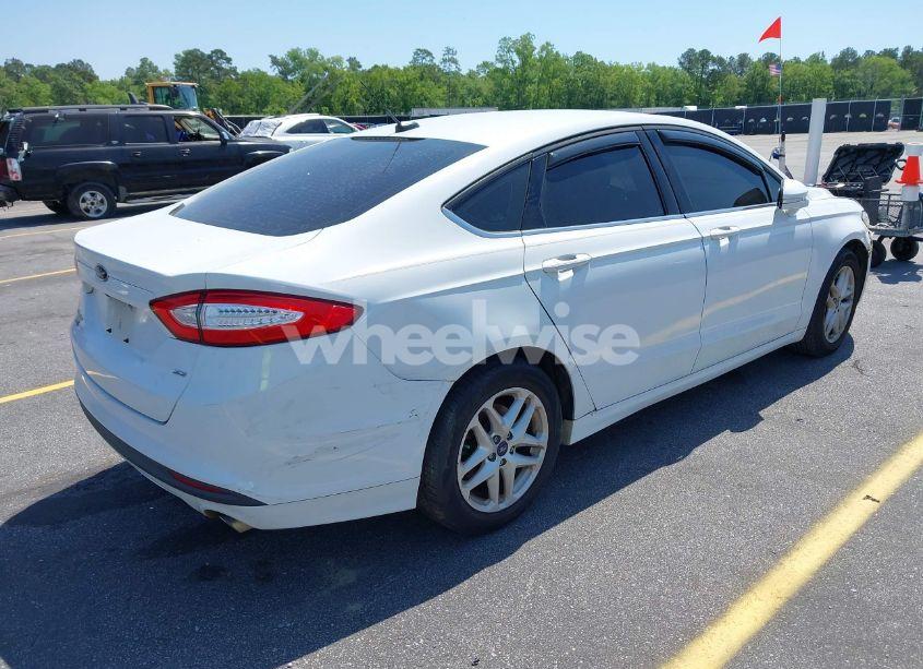 Photo 4 of 2016 Ford Fusion SE (VIN 3FA6P0H79GR310901)