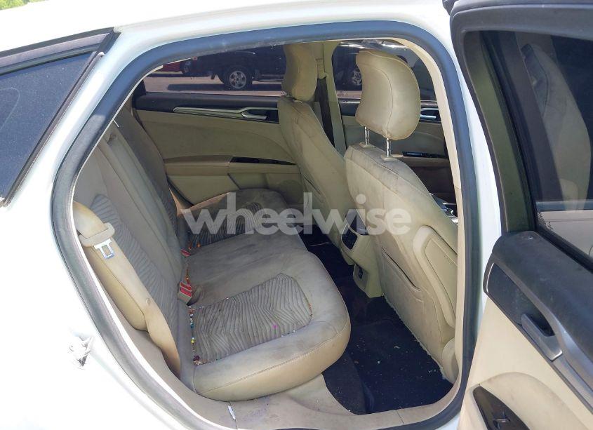 Photo 8 of 2016 Ford Fusion SE (VIN 3FA6P0H79GR310901)