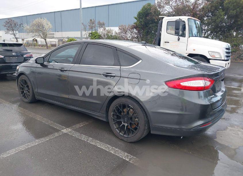 Photo 3 of 2016 Ford Fusion SE (VIN 3FA6P0H79GR359550)