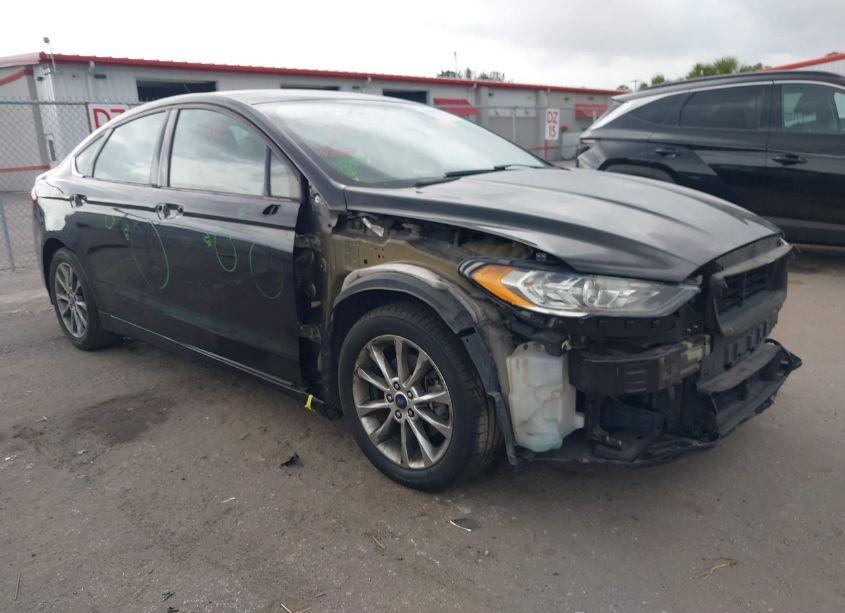 2017 Ford Fusion SE (VIN 3FA6P0H79HR125927) main photo