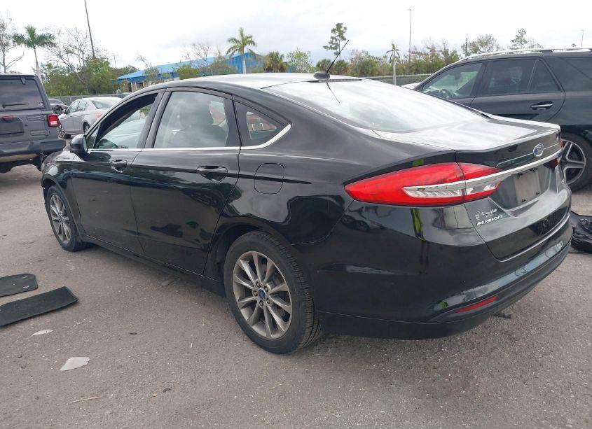 Photo 3 of 2017 Ford Fusion SE (VIN 3FA6P0H79HR125927)