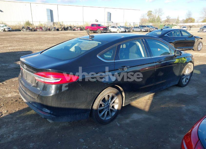 Photo 4 of 2017 Ford Fusion SE (VIN 3FA6P0H79HR192317)