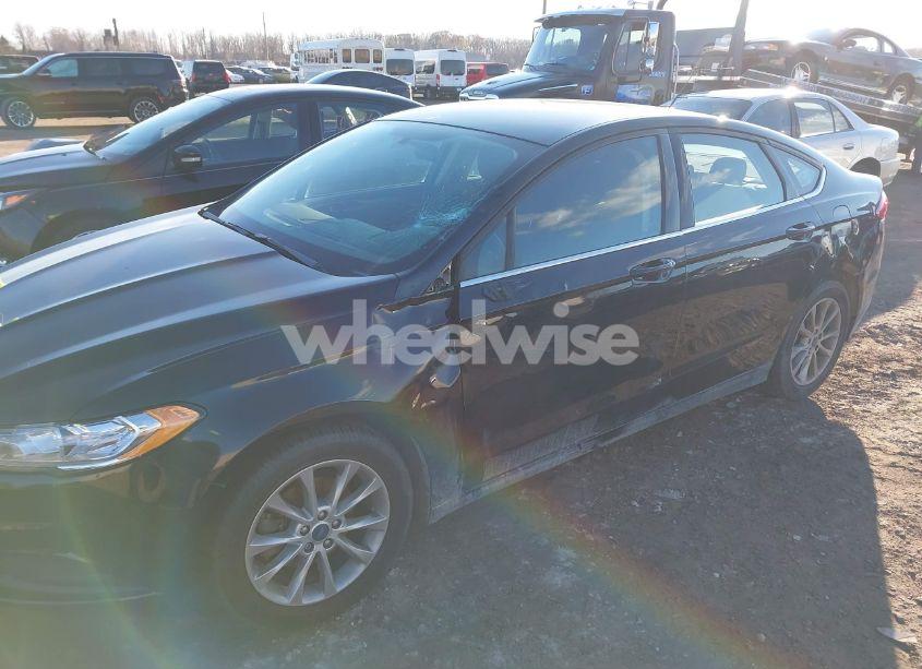 Photo 6 of 2017 Ford Fusion SE (VIN 3FA6P0H79HR192317)