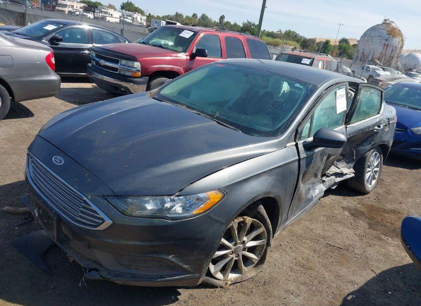 Photo 2 of 2017 Ford Fusion SE (VIN 3FA6P0H79HR201176)