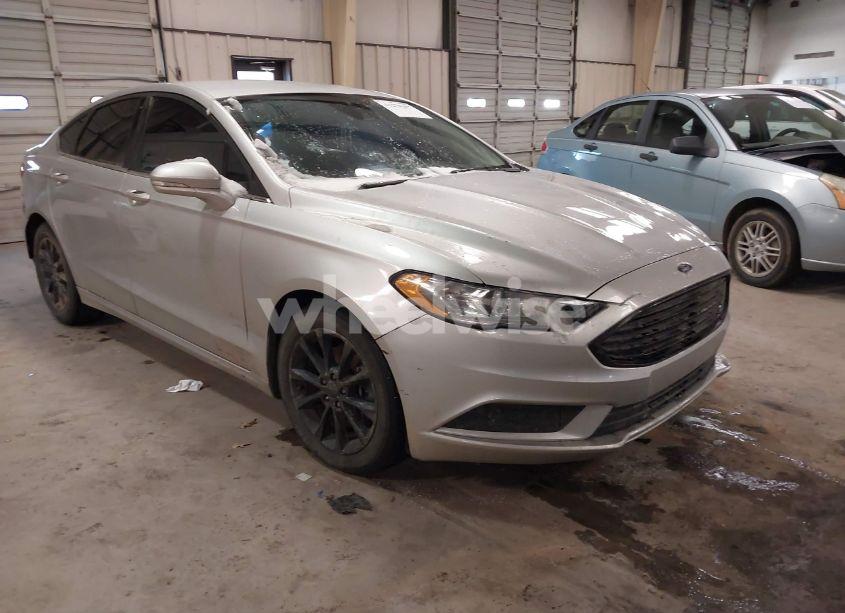 2017 Ford Fusion SE (VIN 3FA6P0H79HR260048) main photo
