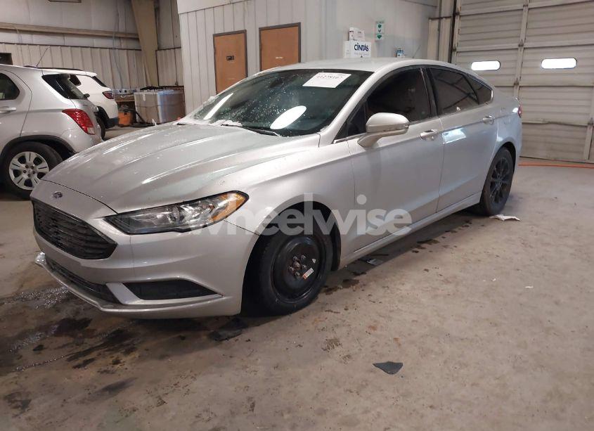 Photo 2 of 2017 Ford Fusion SE (VIN 3FA6P0H79HR260048)