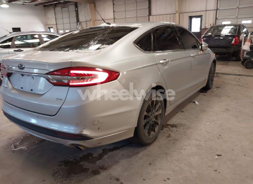 Photo 4 of 2017 Ford Fusion SE (VIN 3FA6P0H79HR260048)
