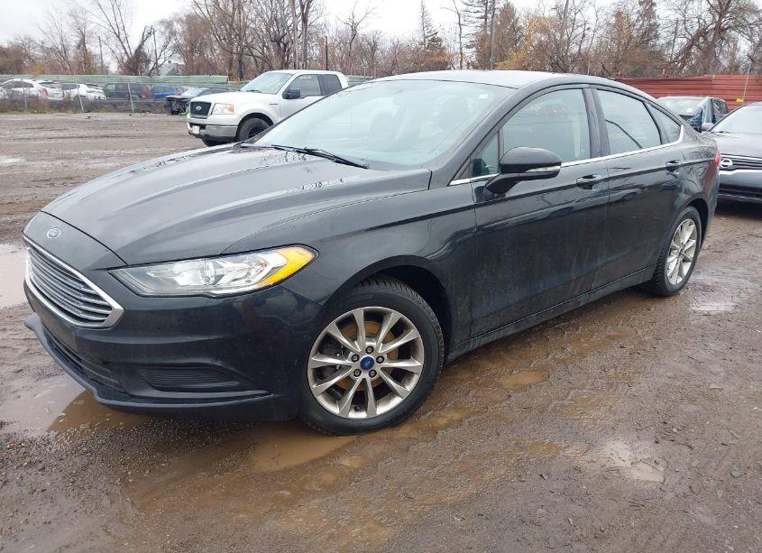Photo 2 of 2017 Ford Fusion SE (VIN 3FA6P0H79HR291946)