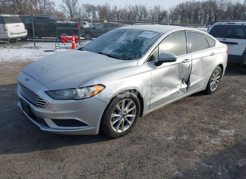 Photo 2 of 2017 Ford Fusion SE (VIN 3FA6P0H79HR292482)