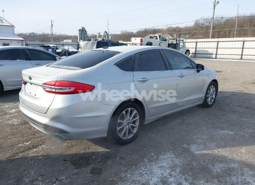 Photo 4 of 2017 Ford Fusion SE (VIN 3FA6P0H79HR292482)