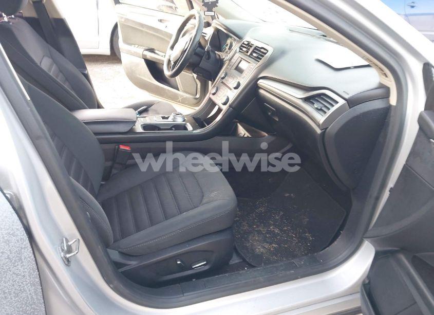 Photo 5 of 2017 Ford Fusion SE (VIN 3FA6P0H79HR292482)