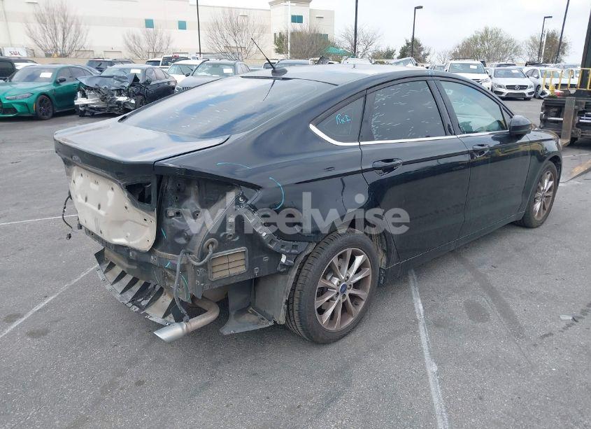 Photo 4 of 2017 Ford Fusion SE (VIN 3FA6P0H79HR299593)