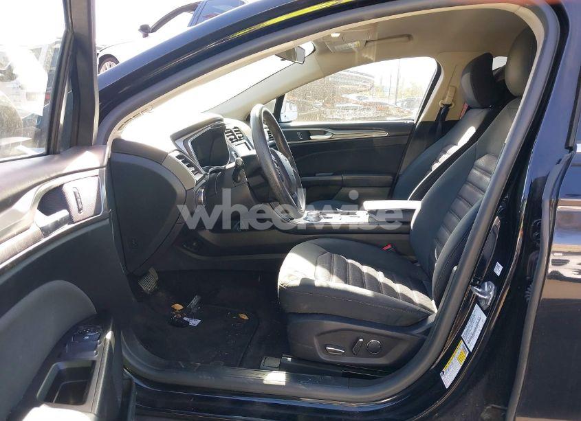 Photo 5 of 2017 Ford Fusion SE (VIN 3FA6P0H79HR299593)