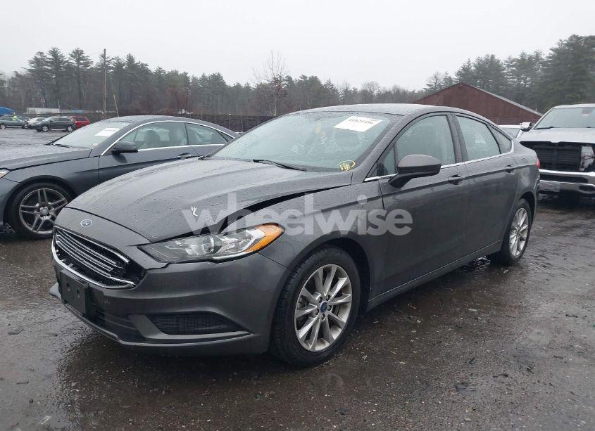 Photo 2 of 2017 Ford Fusion SE (VIN 3FA6P0H79HR327683)