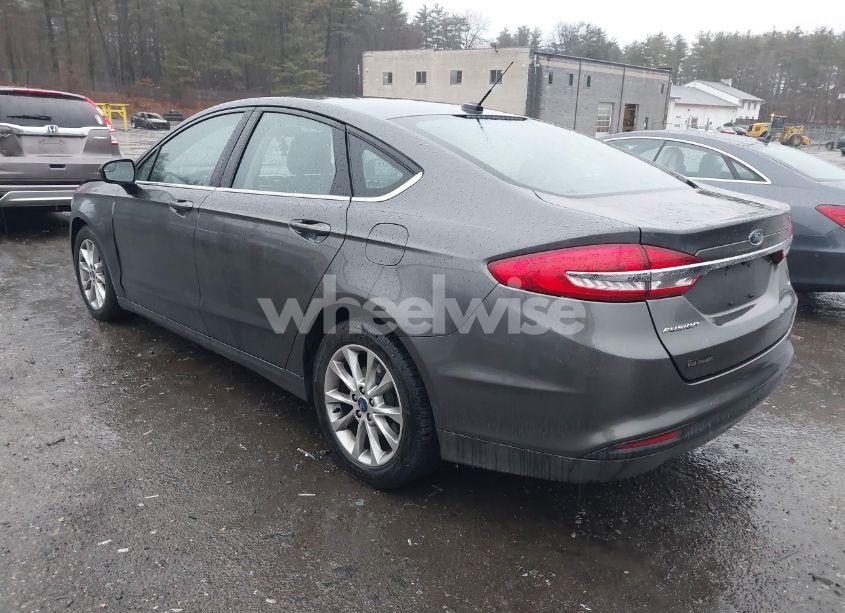 Photo 3 of 2017 Ford Fusion SE (VIN 3FA6P0H79HR327683)
