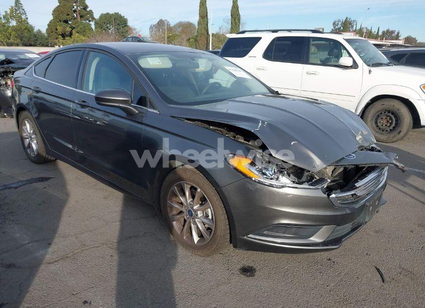 2017 Ford Fusion SE (VIN 3FA6P0H79HR379542) main photo