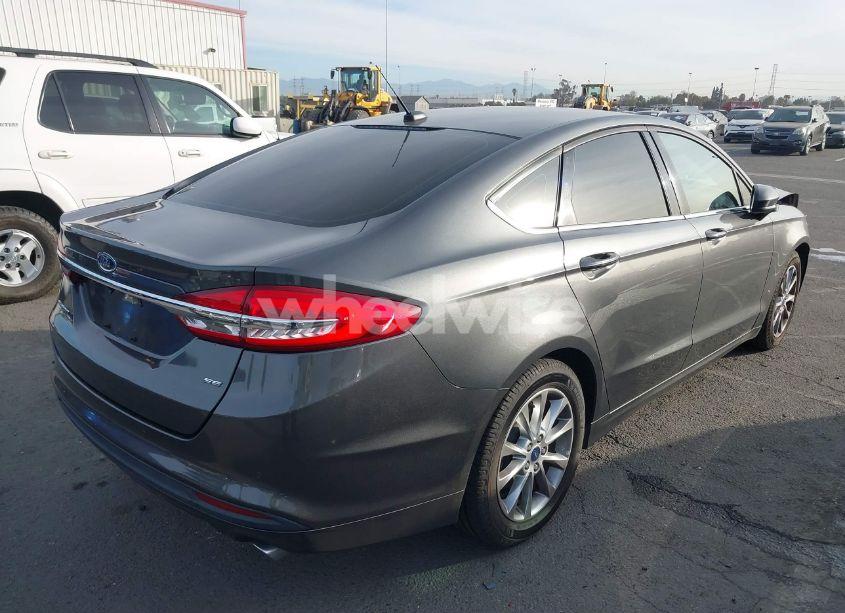 Photo 4 of 2017 Ford Fusion SE (VIN 3FA6P0H79HR379542)