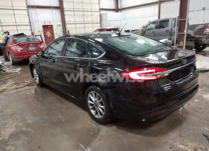 Photo 3 of 2017 Ford Fusion SE (VIN 3FA6P0H79HR384207)